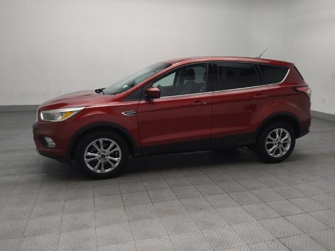 Used 2017 Ford Escape SE image 2