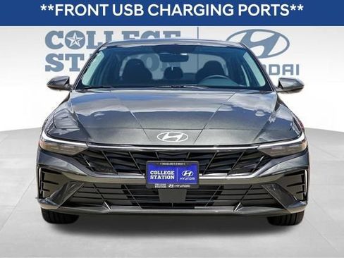 Used 2024 Hyundai Elantra SEL w/ Convenience Package image 10