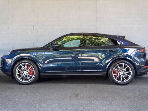 Certified 2026 Porsche Cayenne S AWD/4WD image 2