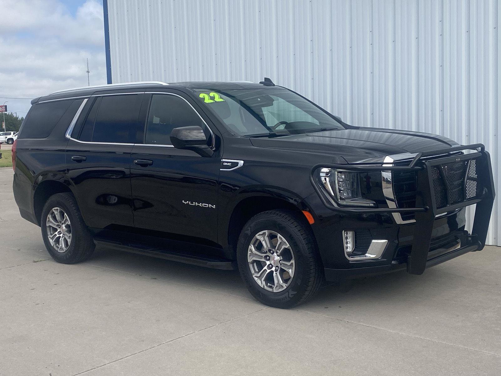 Used 2022 GMC Yukon SLE AWD/4WD image 3