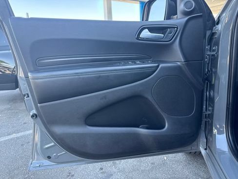 Used 2024 Dodge Durango SXT w/ SXT Blacktop Group RWD image 9