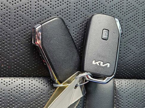 Certified 2023 Kia Sorento S w/ Panoramic Sunroof Package image 35