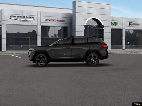 New 2026 Jeep Grand Cherokee Limited w/ Limited Altitude Package image 3