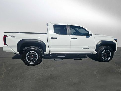 Used 2024 Toyota Tacoma TRD Off-Road image 2