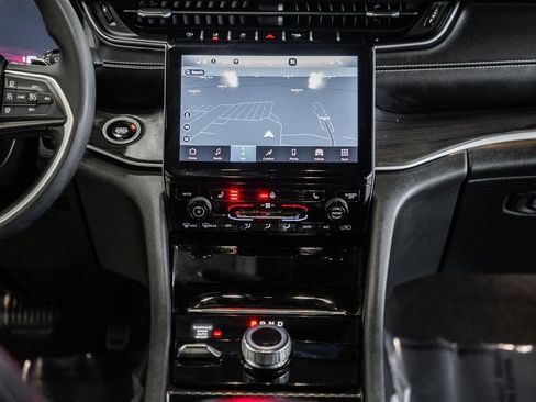 Certified 2024 Jeep Grand Cherokee L Limited image 23