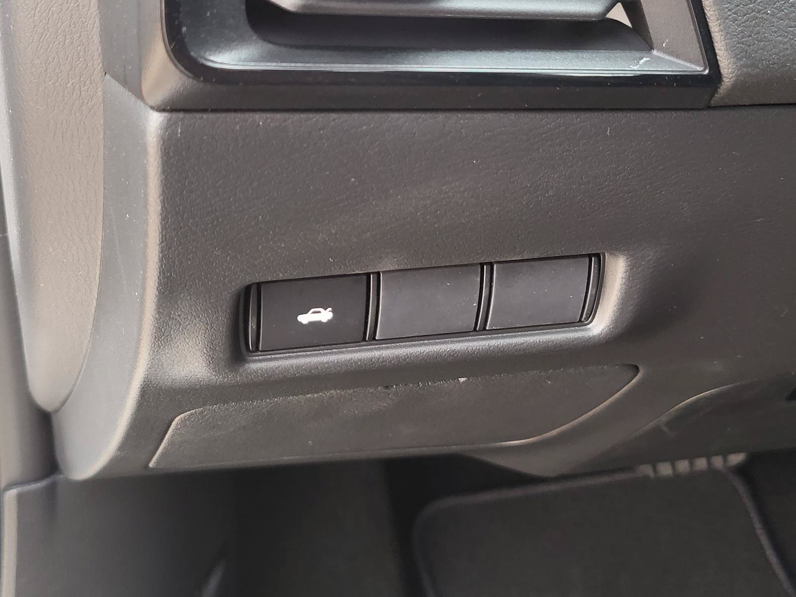 New 2027 Nissan Sentra SR w/ Floor Mat Package FWD image 17
