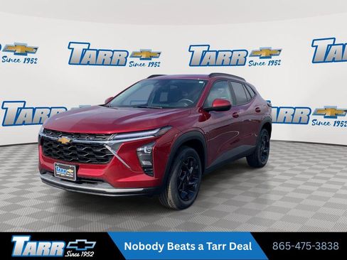Used 2025 Chevrolet Trax LT w/ LT Convenience Package FWD image 4