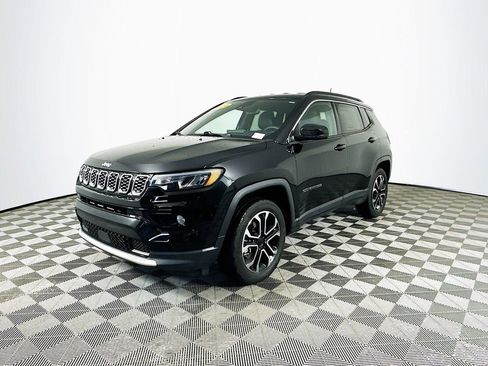 Used 2024 Jeep Compass Limited AWD/4WD image 5