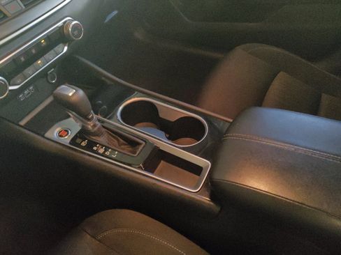 Used 2024 Nissan Altima 2.5 SV image 26