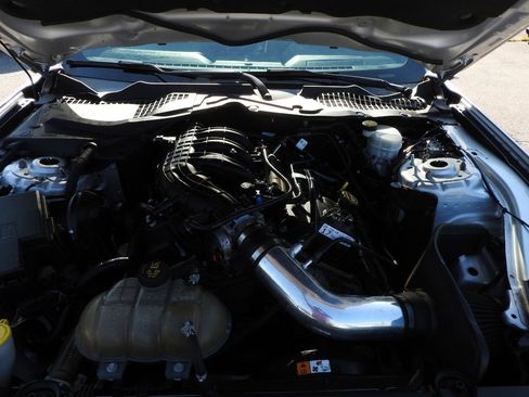 Used 2017 Ford Mustang Coupe RWD image 12
