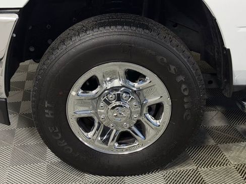 Used 2024 RAM 2500 Tradesman w/ Chrome Appearance Group AWD/4WD image 6