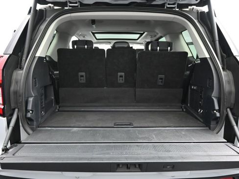 Used 2025 Ford Expedition Platinum AWD/4WD image 31