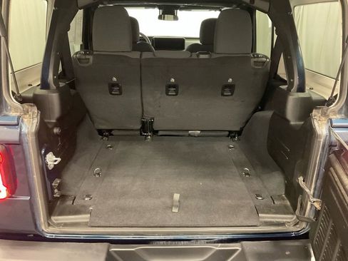 Used 2025 Jeep Wrangler Sahara image 9