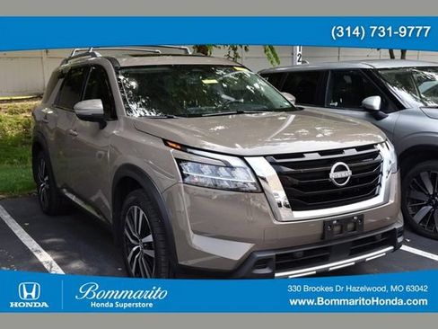 Used 2024 Nissan Pathfinder Platinum w/ Cargo Package AWD/4WD image 1