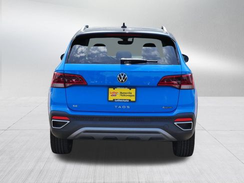 Certified 2024 Volkswagen Taos SE w/ Panoramic Sunroof Package AWD/4WD image 6