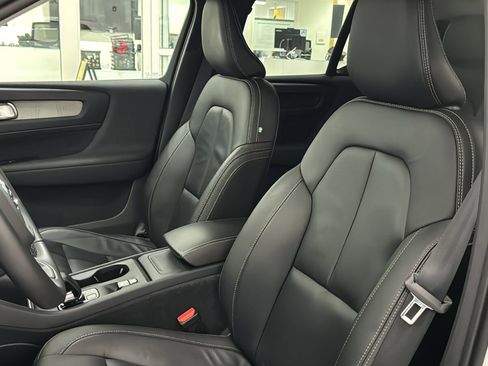 Certified 2023 Volvo XC40 B5 Core w/ Protection Package Premier image 22