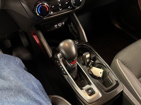 Used 2023 Chevrolet TrailBlazer RS image 29