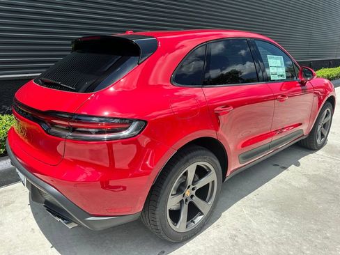 Used 2026 Porsche Macan AWD/4WD image 9