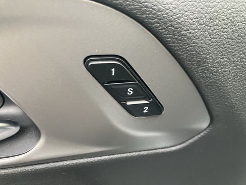Used 2025 Chrysler Pacifica Select FWD image 19