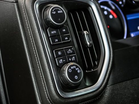 Used 2022 Chevrolet Silverado 2500 LT w/ Convenience Package image 17