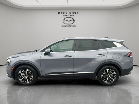 Used 2023 Kia Sportage EX image 2