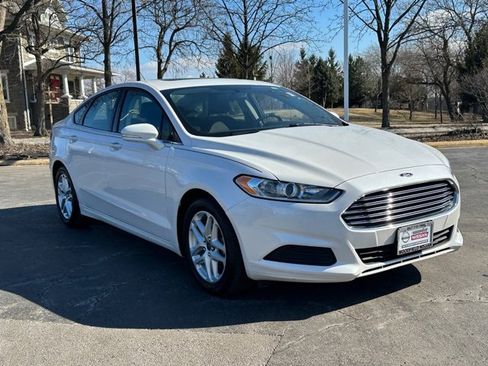 Used 2014 Ford Fusion SE image 3