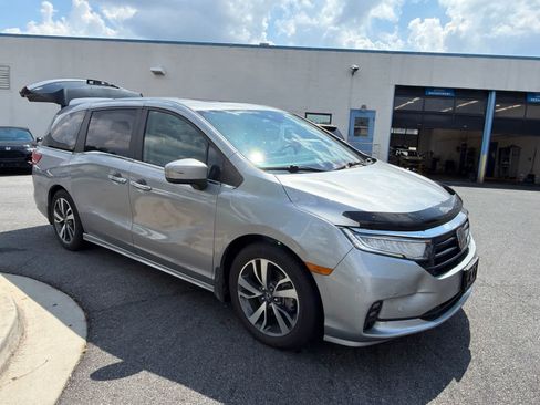Used 2023 Honda Odyssey Touring image 12