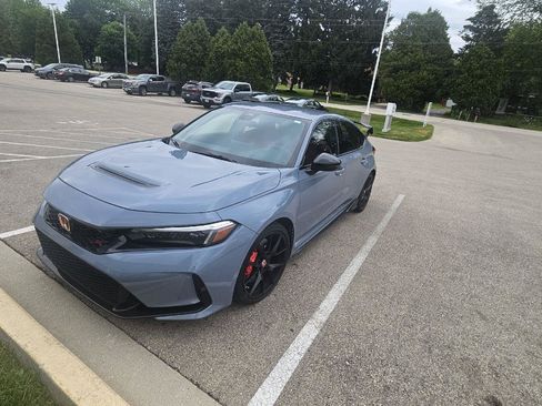 Used 2024 Honda Civic Type R image 3