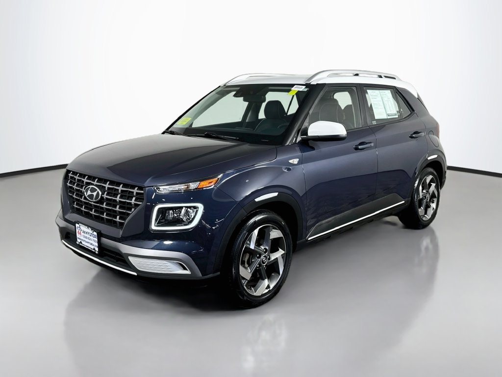 Used 2022 Hyundai Venue Limited FWD image 2