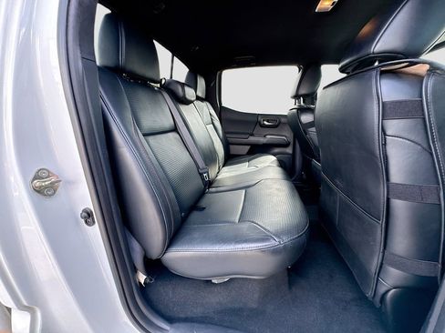 Used 2017 Toyota Tacoma TRD Pro AWD/4WD image 32
