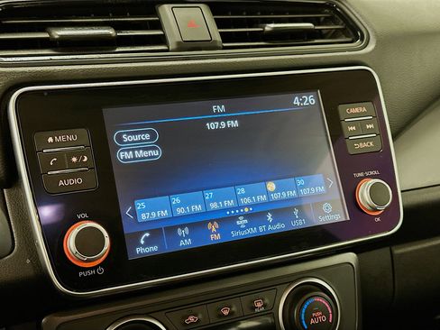 Used 2025 Nissan Leaf S image 21