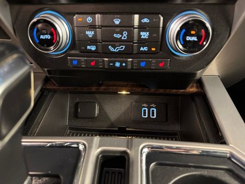 Used 2016 Ford F150 Platinum w/ Equipment Group 701A Luxury AWD/4WD image 13