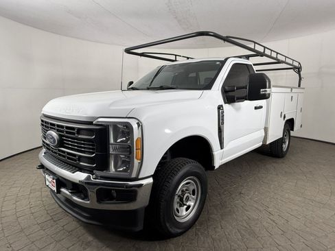 Used 2023 Ford F250 XL w/ Snow Plow/Camper Package AWD/4WD image 3
