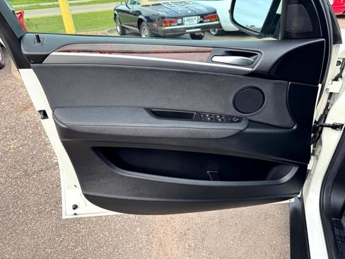 Used 2010 BMW X5 xDrive30i image 19
