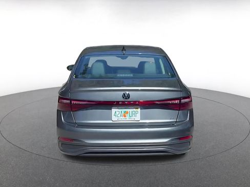 Used 2025 Volkswagen Jetta SE image 12