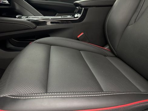 Used 2022 Buick Envision Essence w/ Technology Package I image 22