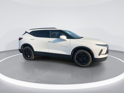 Used 2024 Chevrolet Blazer LT w/ Convenience Package image 2