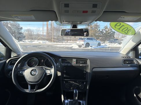 Used 2019 Volkswagen e-Golf SE w/ Driver Assistance Package image 13