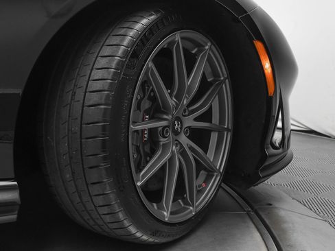 Used 2018 Ferrari 812 Superfast RWD image 50
