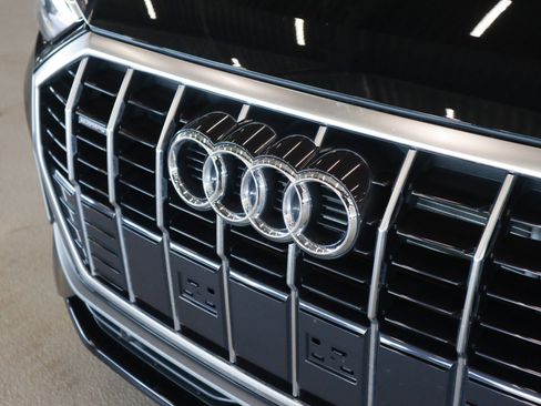 Used 2024 Audi Q3 2.0T Premium image 28