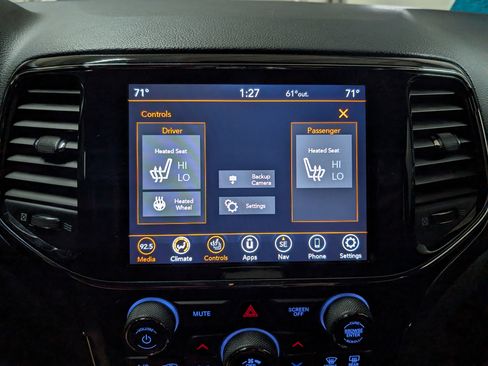 Used 2022 Jeep Grand Cherokee Laredo X image 22