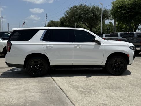 Used 2021 Chevrolet Tahoe 2WD w/ Remote Keyless Entry Package image 3