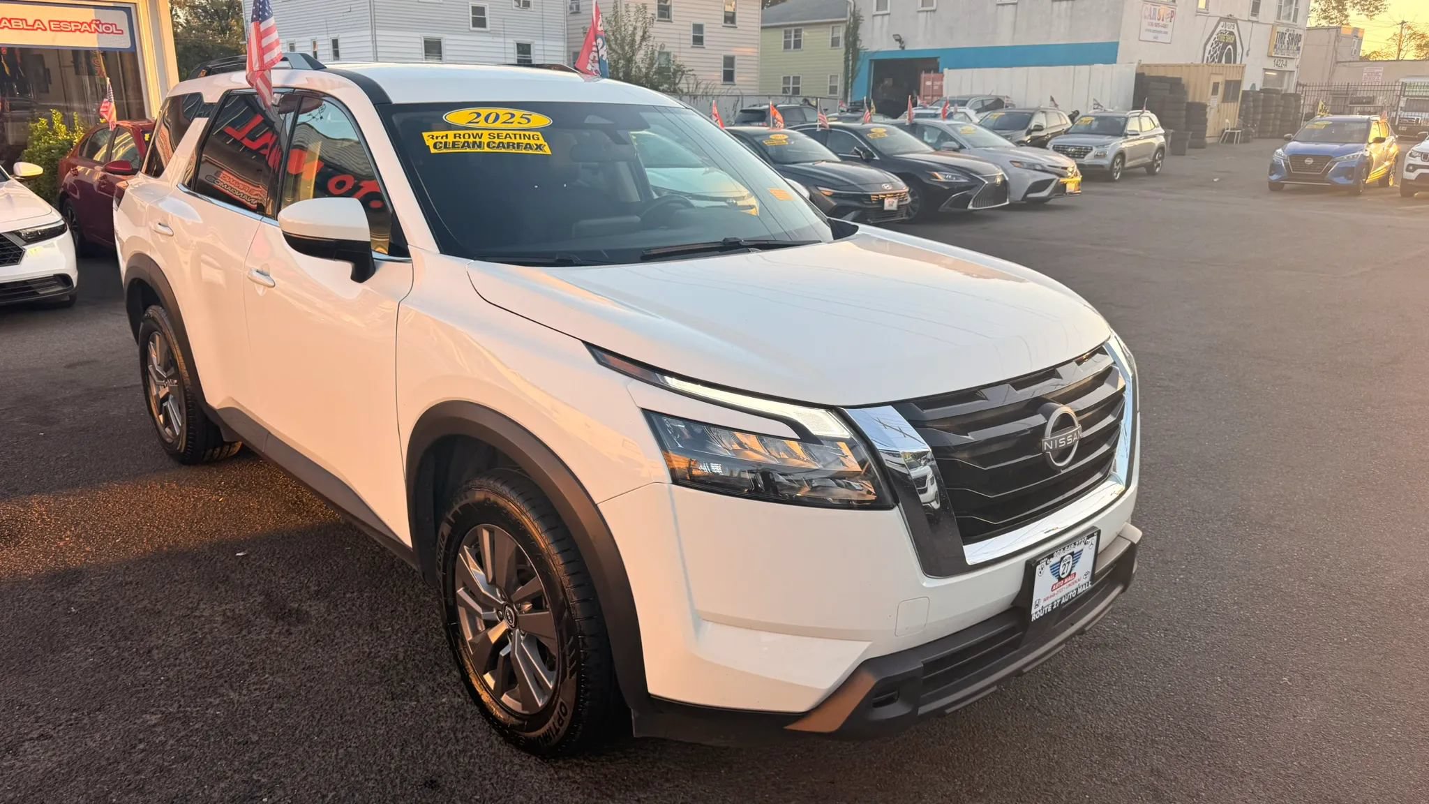 Used 2025 Nissan Pathfinder SV AWD/4WD image 2