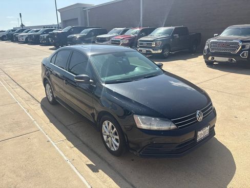 Used 2017 Volkswagen Jetta SE FWD image 5