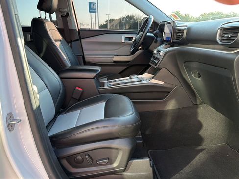 Used 2022 Ford Explorer XLT w/ Equipment Group 202A RWD image 37