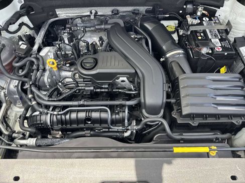 Certified 2023 Volkswagen Taos S FWD image 21