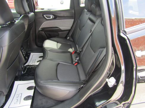Used 2024 Jeep Compass Latitude AWD/4WD image 14