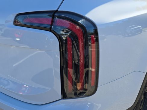 New 2025 Kia Telluride EX w/ EX Captain's Chair Package image 11