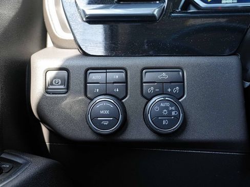 Used 2025 Chevrolet Silverado 1500 LT Trail Boss w/ Convenience Package II AWD/4WD image 36