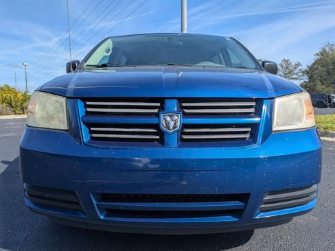 Used 2010 Dodge Grand Caravan Hero w/ Popular Equipment Group image 2